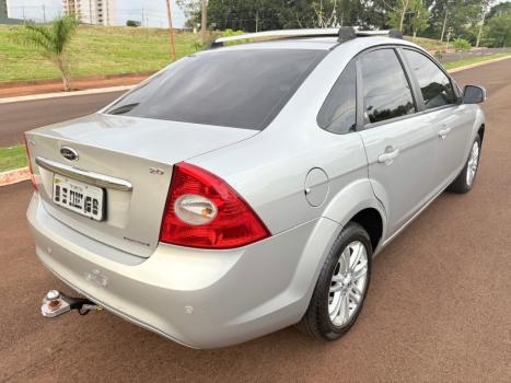 FORD Focus Sedan 2.0 16V 4P GHIA, Foto 7