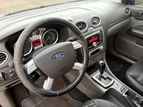 FORD Focus Sedan 2.0 16V 4P GHIA, Foto 14