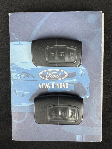 FORD Focus Sedan 2.0 16V 4P GHIA, Foto 16