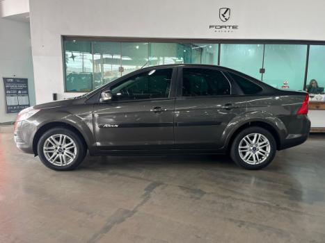 FORD Focus Sedan 2.0 16V 4P GLX AUTOM�TICO, Foto 2