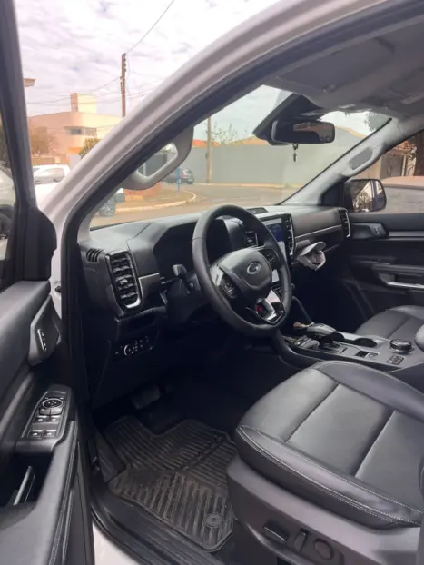 FORD Ranger 3.0 V6 24V 4X4 XLT TURBO DIESEL CABINE DUPLA AUTOMÁTICO, Foto 4 FORD Ranger 3.0 V6 24V 4X4 XLT TURBO DIESEL CABINE DUPLA AUTOMÁTICO, Foto 4