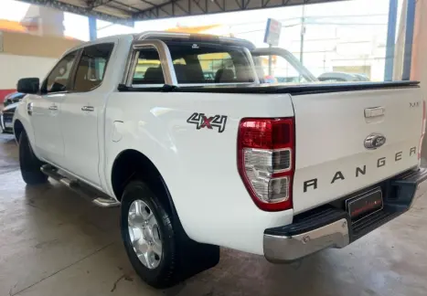 FORD Ranger 3.2 20V XLT 4X4 CABINE DUPLA TURBO DIESEL AUTOMTICO, Foto 3