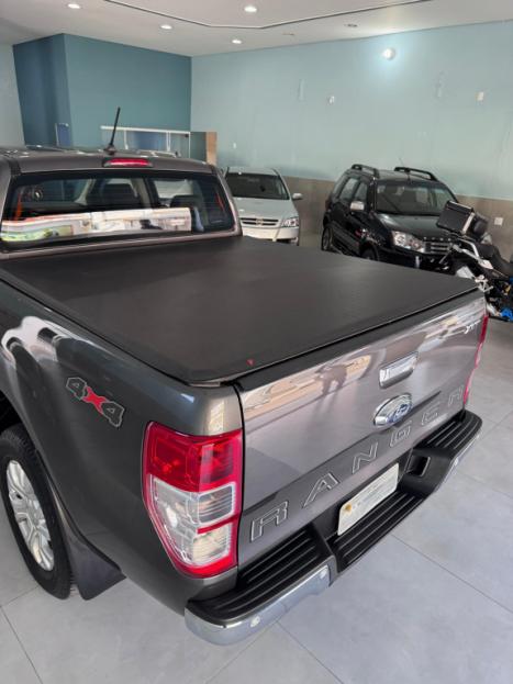 FORD Ranger 3.2 20V XLT 4X4 CABINE DUPLA TURBO DIESEL AUTOMTICO, Foto 8