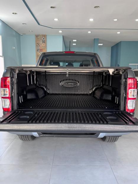 FORD Ranger 3.2 20V XLT 4X4 CABINE DUPLA TURBO DIESEL AUTOMTICO, Foto 9
