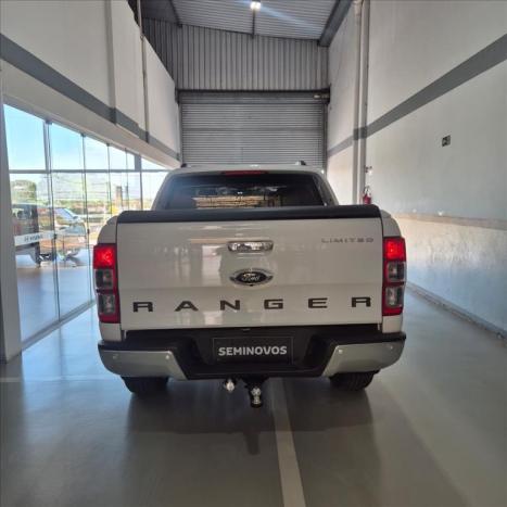 FORD Ranger 3.2 20V CABINE DUPLA 4X4 LIMITED TURBO DIESEL AUTOM�TICO, Foto 5