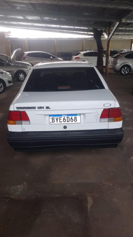 FORD Versailles 1.8 I 4P GL, Foto 7