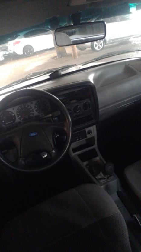 FORD Versailles 1.8 I 4P GL, Foto 4