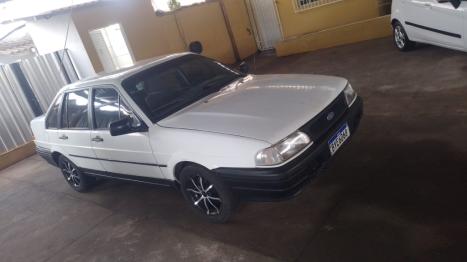 FORD Versailles 1.8 I 4P GL, Foto 3