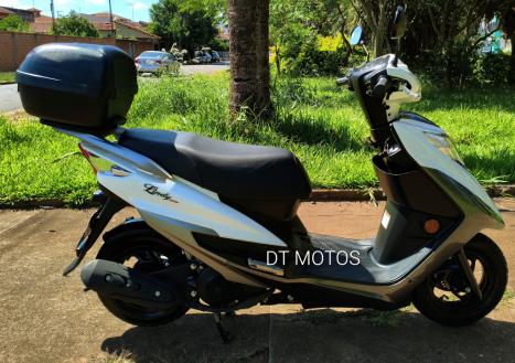 HAOJUE Lindy 125 , Foto 2