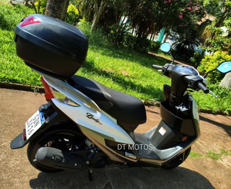 HAOJUE Lindy 125 , Foto 3