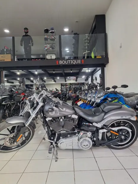 HARLEY DAVIDSON Breakout 1600, Foto 2