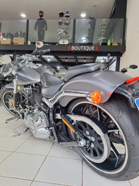 HARLEY DAVIDSON Breakout 1600, Foto 6