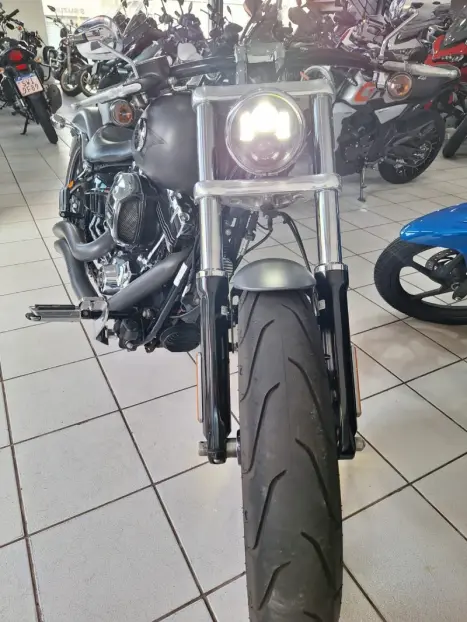 HARLEY DAVIDSON Breakout 1600, Foto 8
