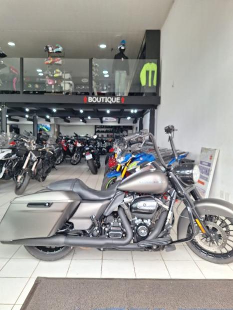 HARLEY DAVIDSON Road King 1800 SPECIAL, Foto 1