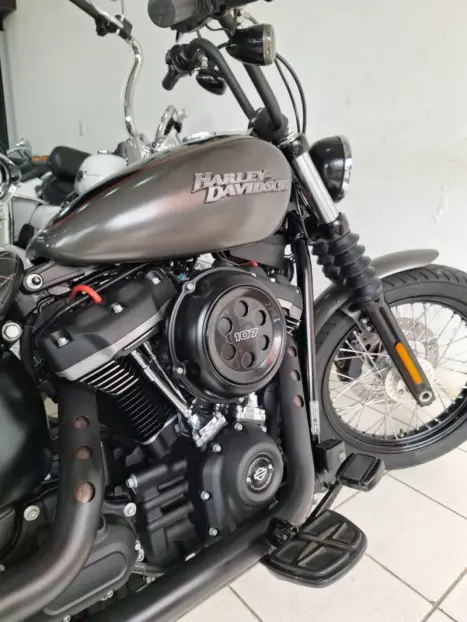 HARLEY DAVIDSON Softtail Street Bob 1700, Foto 13
