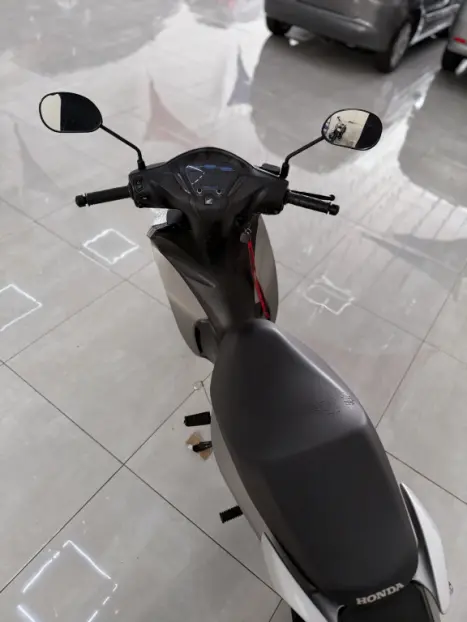 HONDA Biz 125 +, Foto 3