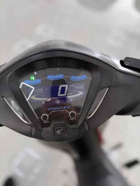 HONDA Biz 125 +, Foto 4