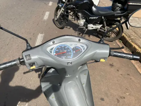 HONDA Biz 125 ES, Foto 3