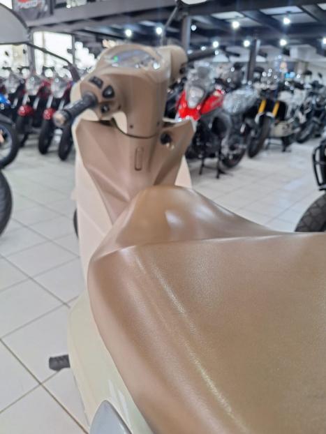 HONDA Biz 125 EX, Foto 8