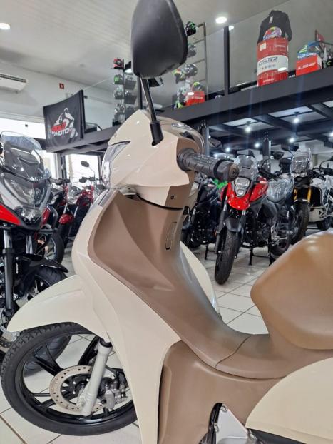 HONDA Biz 125 EX, Foto 9