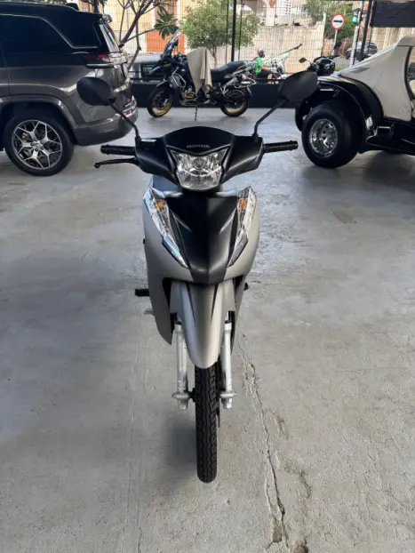 HONDA Biz 125 EX, Foto 3