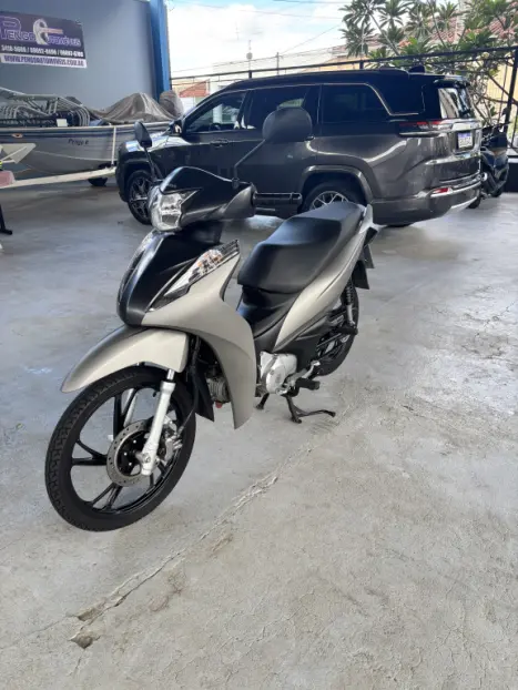 HONDA Biz 125 EX, Foto 4