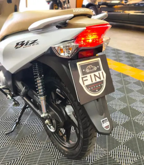 HONDA Biz 125 EX, Foto 8