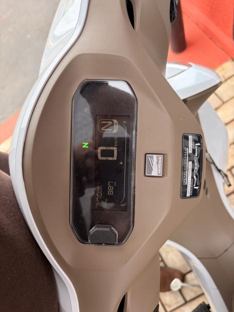 HONDA Biz 125 EX, Foto 3