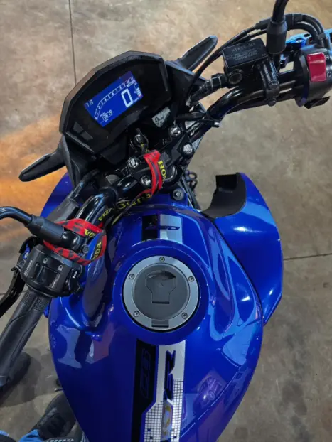 HONDA CB 250 F Twister , Foto 2