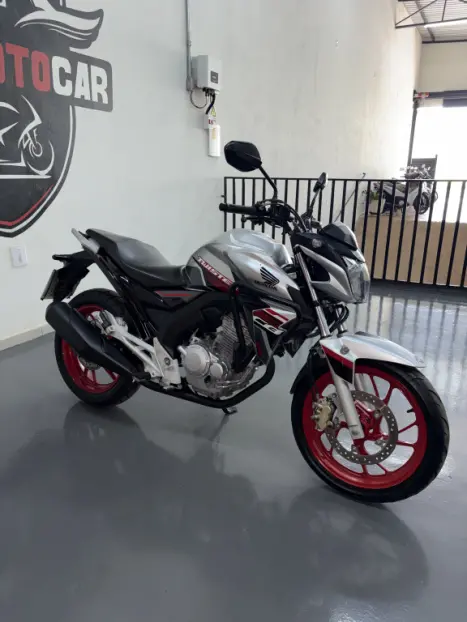 HONDA CB 250 F Twister FLEXONE, Foto 2