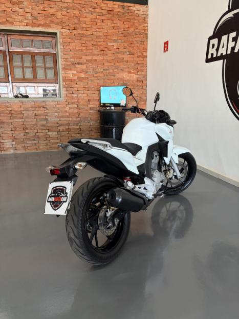 HONDA CB 250 F Twister FLEXONE, Foto 2