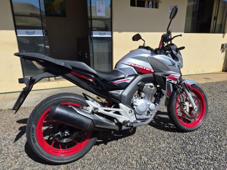 HONDA CB 250 F Twister FLEXONE, Foto 2