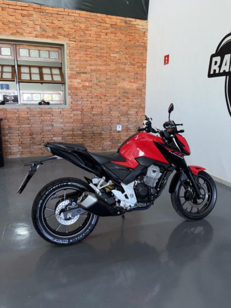 HONDA CB 300 F Twister FLEX ABS, Foto 3