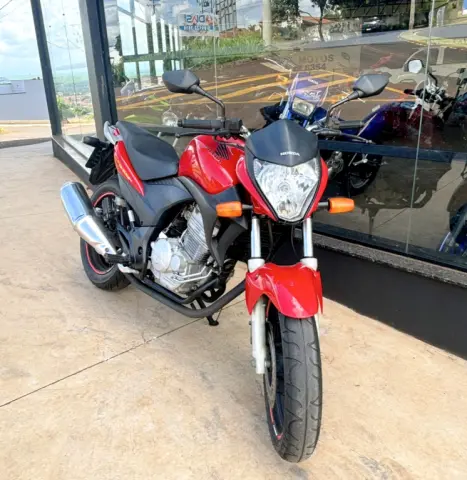 HONDA CB 300 R STD, Foto 2