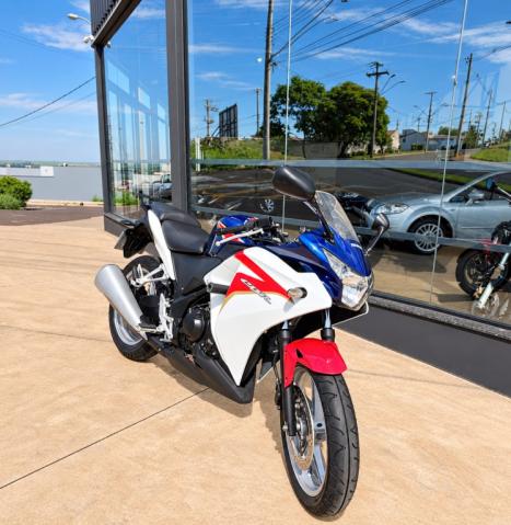 HONDA CBR 250 R, Foto 3