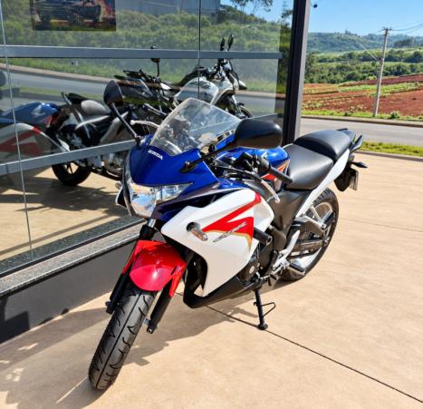 HONDA CBR 250 R, Foto 6