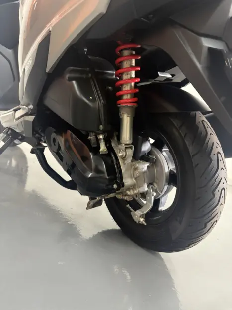 HONDA Elite 125 , Foto 3