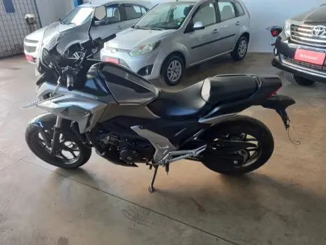 HONDA NC 750 X ABS, Foto 2