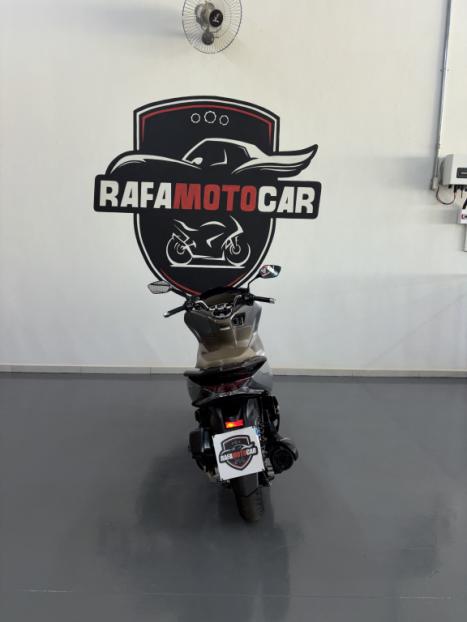 HONDA PCX 150 DLX, Foto 10