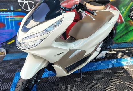 HONDA PCX 150 DLX, Foto 2