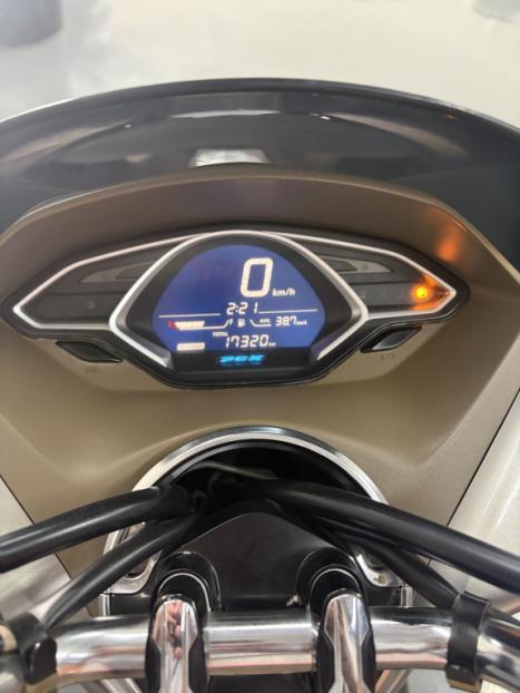 HONDA PCX 150 DLX, Foto 2