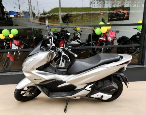 HONDA PCX 150 DLX, Foto 3