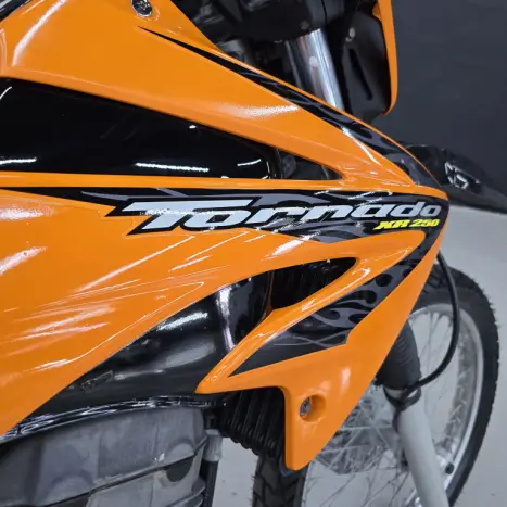 HONDA XR Tornado 250 , Foto 2