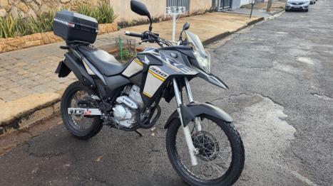 HONDA XRE 300 ADVENTURE, Foto 4