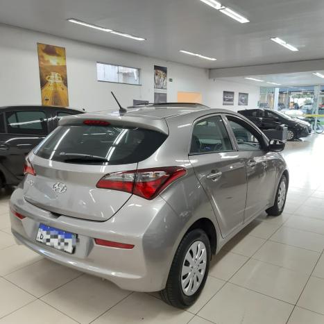 HYUNDAI Accent 1.5 4P GLS, Foto 3