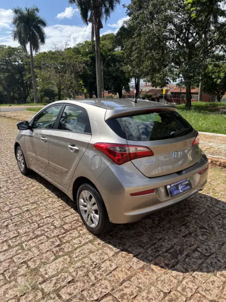 HYUNDAI HB 20 Hatch 1.6 16V 4P FLEX COMFORT PLUS, Foto 7