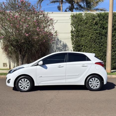 HYUNDAI HB 20 Hatch 1.6 16V 4P FLEX COMFORT PLUS AUTOM�TICO, Foto 10