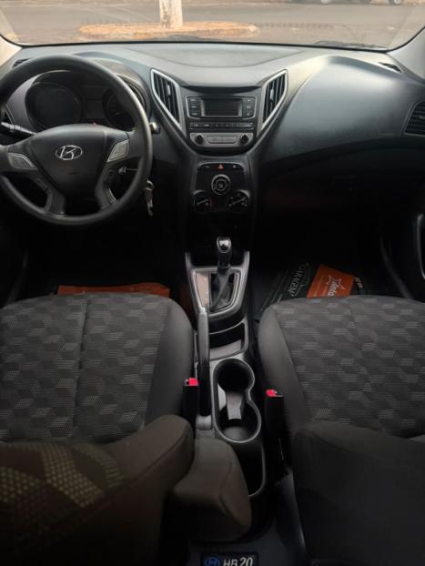 HYUNDAI HB 20 Hatch 1.6 16V 4P FLEX COMFORT PLUS AUTOM�TICO, Foto 8