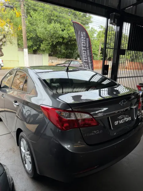 HYUNDAI HB 20 Sedan 1.6 16V 4P FLEX COMFORT PLUS AUTOM�TICO, Foto 8