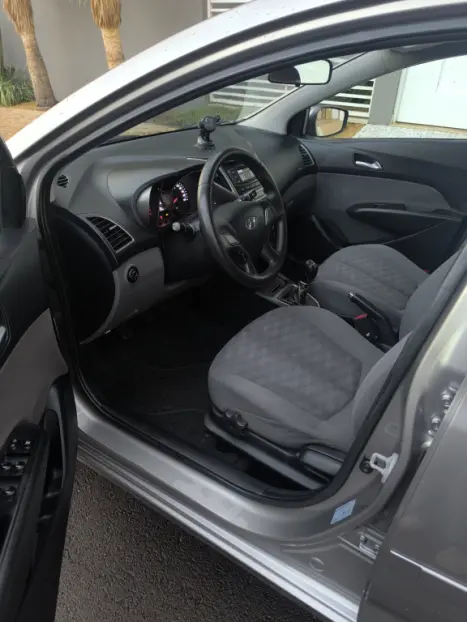 HYUNDAI HB 20 Sedan 1.6 16V 4P FLEX COMFORT PLUS, Foto 2